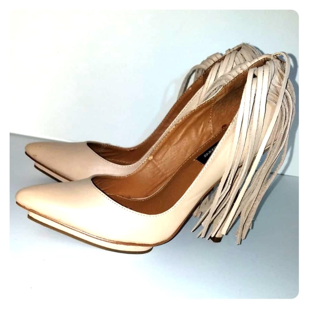 **Never worn ** Blush pink fringed pumps